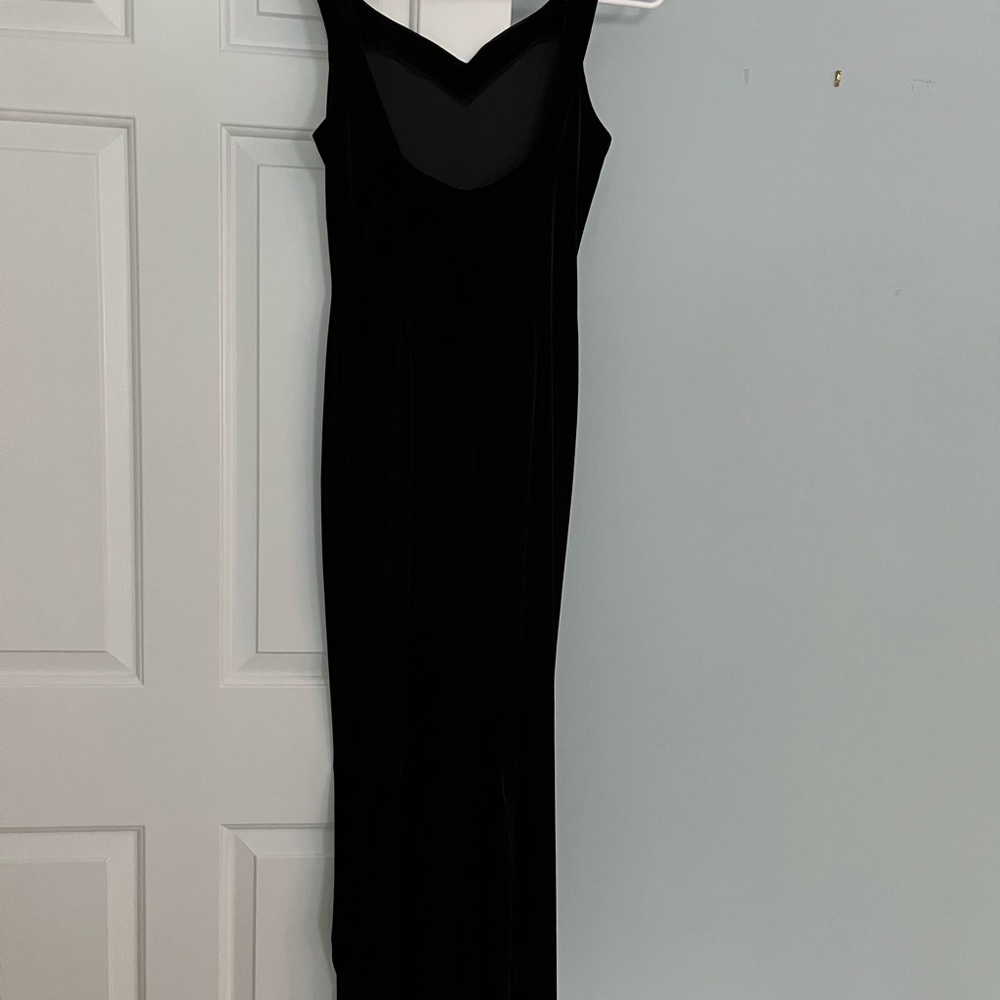 Elegant Black Sleeveless Dress